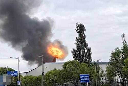 揪心！河北一工廠發(fā)生爆燃！現(xiàn)場觸目驚心！
